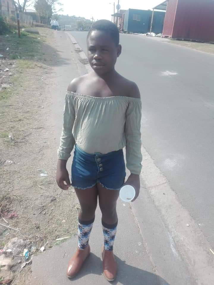 iamqueenAmanda's tweet image. Let me drink water and mind my own business #makamu