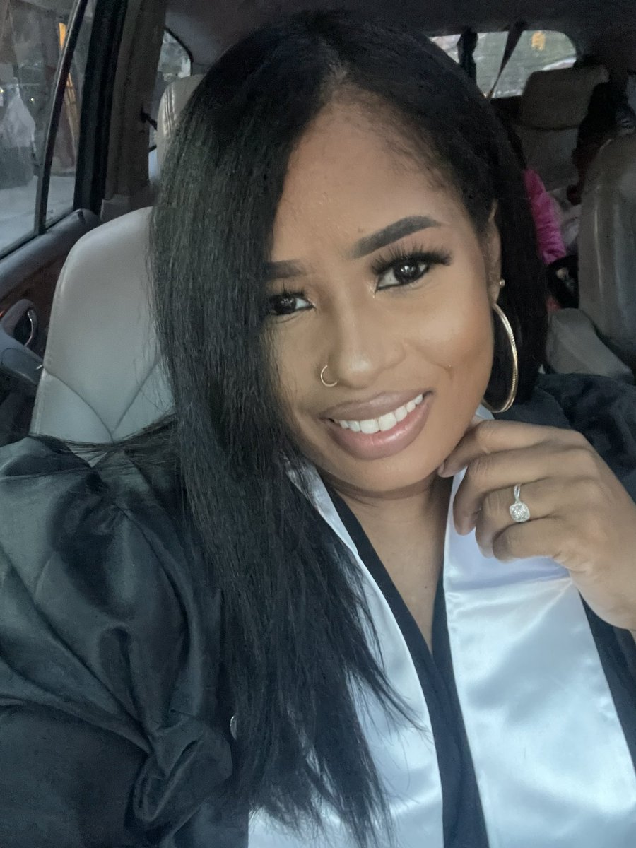 Ms_Chynadoll4's tweet image. Let me walk around like you not on my  education level. 😂😂😂😎 jk