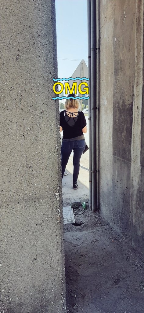 Yeni modelim  müşterimi beklerken  zaman  gecirmece