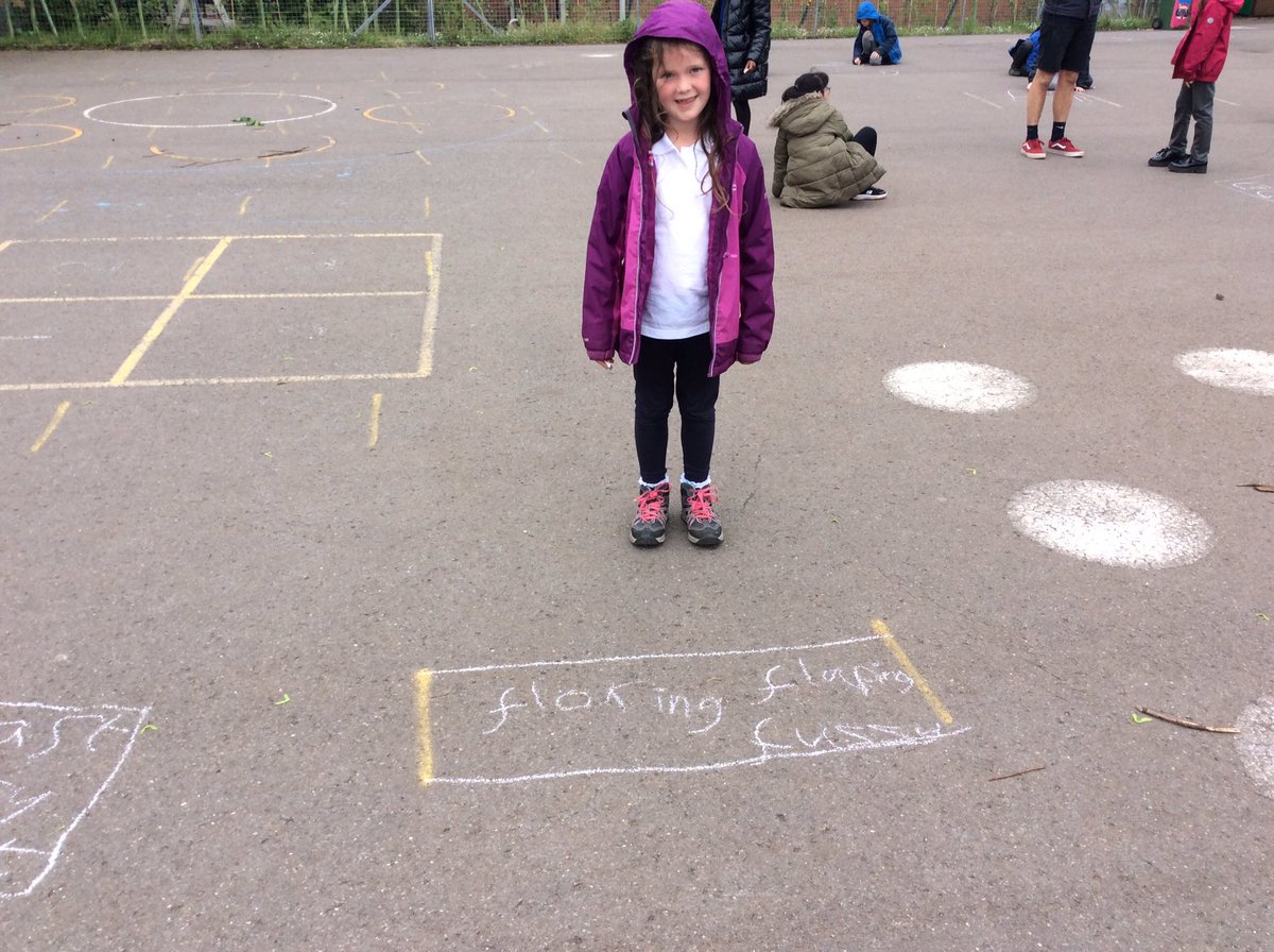 glenfromep's tweet photo. #elm have been coming up with ideas for our alliterative poem on #emptyclassroomday https://t.co/eOovjkInVv