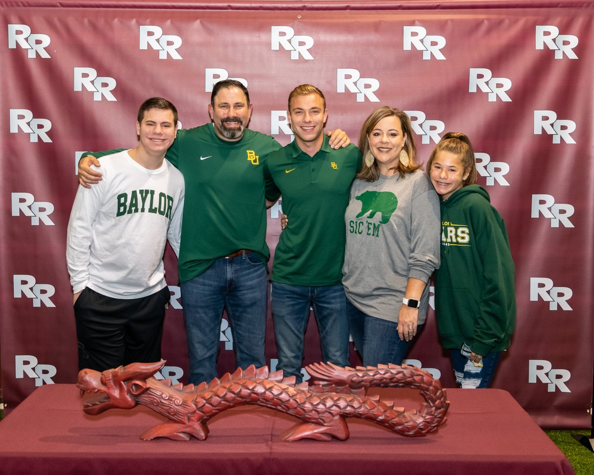 HenryHueyPhoto's tweet photo. Preston York, Baylor, Track and Field. Round Rock High School honors five athletes at National Letter of Intent event, 5/19/2021.  @DragonNationRR @rock_track @varsity_news @FanstandATX @RRLeaderSports @BaylorTrack https://t.co/G5hOlvdUu2