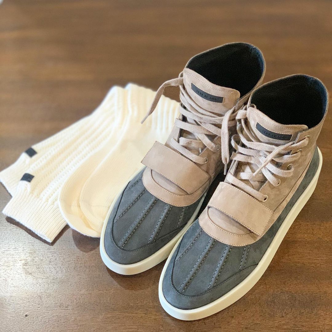 InterFRESHional's tweet photo. Fear Of God
#FOG #fearofgod #fearofgodessential #tennisshoes #duckboot https://t.co/aGa3cRRXqN