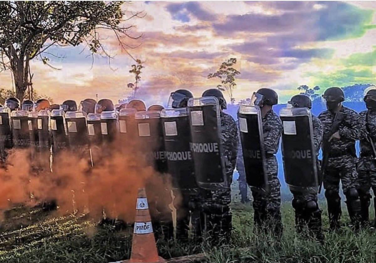 secsegurancadf's tweet photo. 🛡O BPChoque, @BPCAESPMDF e a Cavalaria da @pmdfoficial fizeram treinamento e aperfeiçoamento de técnicas operacionais em conjunto. 

🤝💪A integração entre Batalhões da @pmdfoficial contribui para a efetividade da Segurança Pública do DF!

#DFmaisSeguro https://t.co/mH4NtFZJ7W