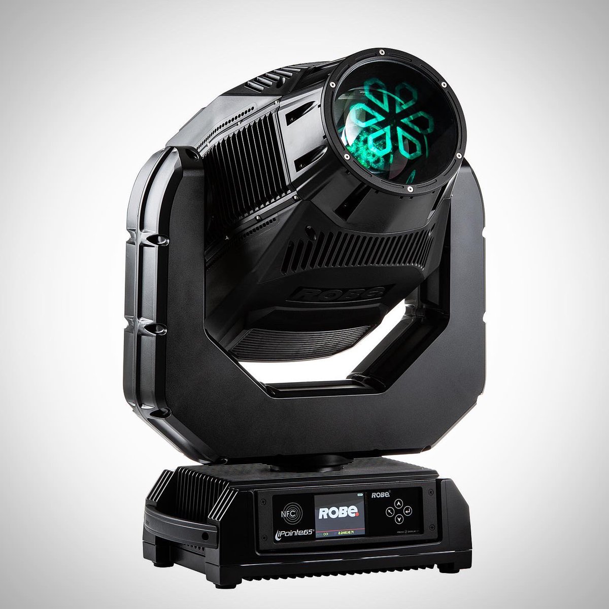 Robelighting's tweet photo. Indoors or out, whatever the weather, our IP65 #iPointe65 gives u the perfect all-weather lighting solution ideally suited for festivals, concerts &amp; outdoor events needing a bright, high-performance multifunctional luminaire in a water-resistant housing.

https://t.co/QIrDHwcp4G https://t.co/pA2q3Z9ES5