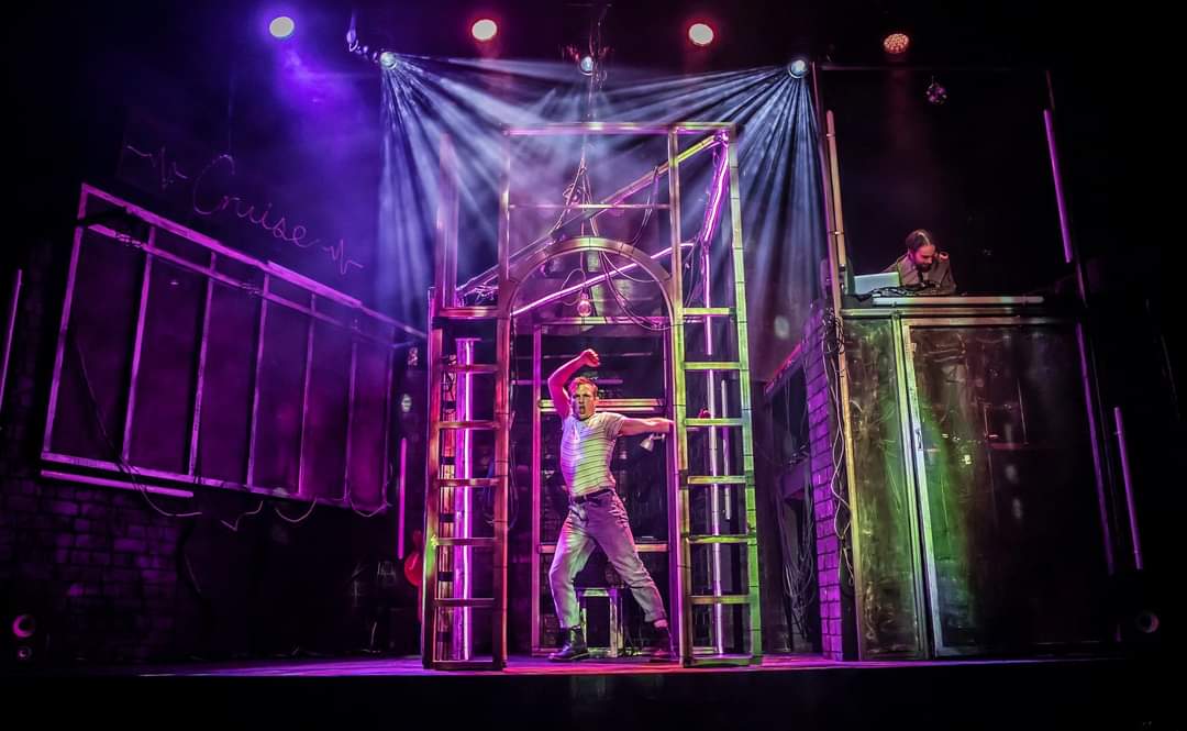WESTENDBF's tweet photo. 🎭 SNEAK PEEK 🎭

Production images of the live stage production of @CruiseThePlay have been released today, currently playing at the Duchess Theatre in the West End until 13 June.

📸 Pamela Raith

https://t.co/9NhW126aqV https://t.co/Rxm7ZaErqC