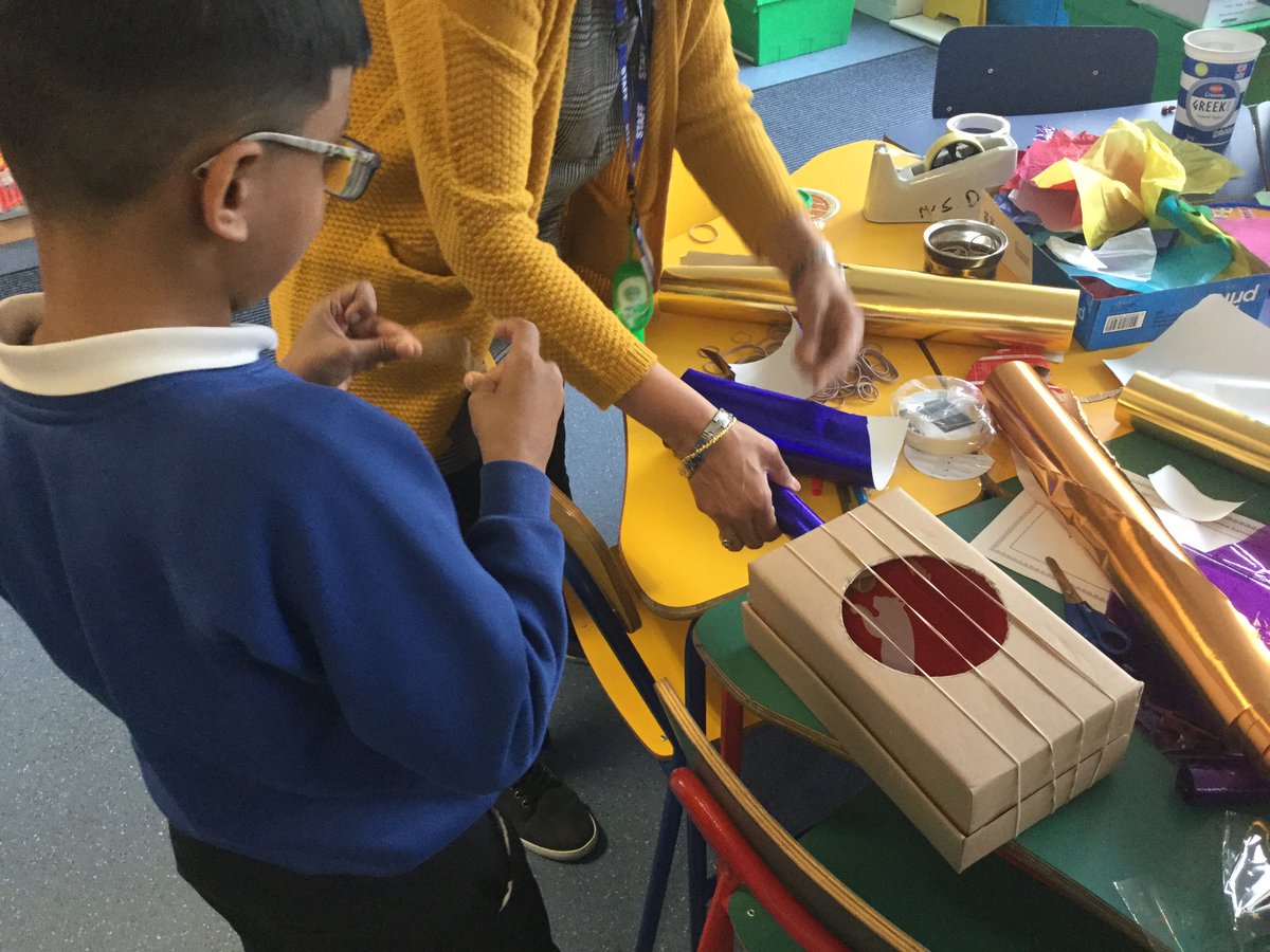 LydgateY3_4's tweet photo. Brilliant start to our DT project of making a working musical instrument to use in Monday’s music lesson! https://t.co/TQxryj9N3L