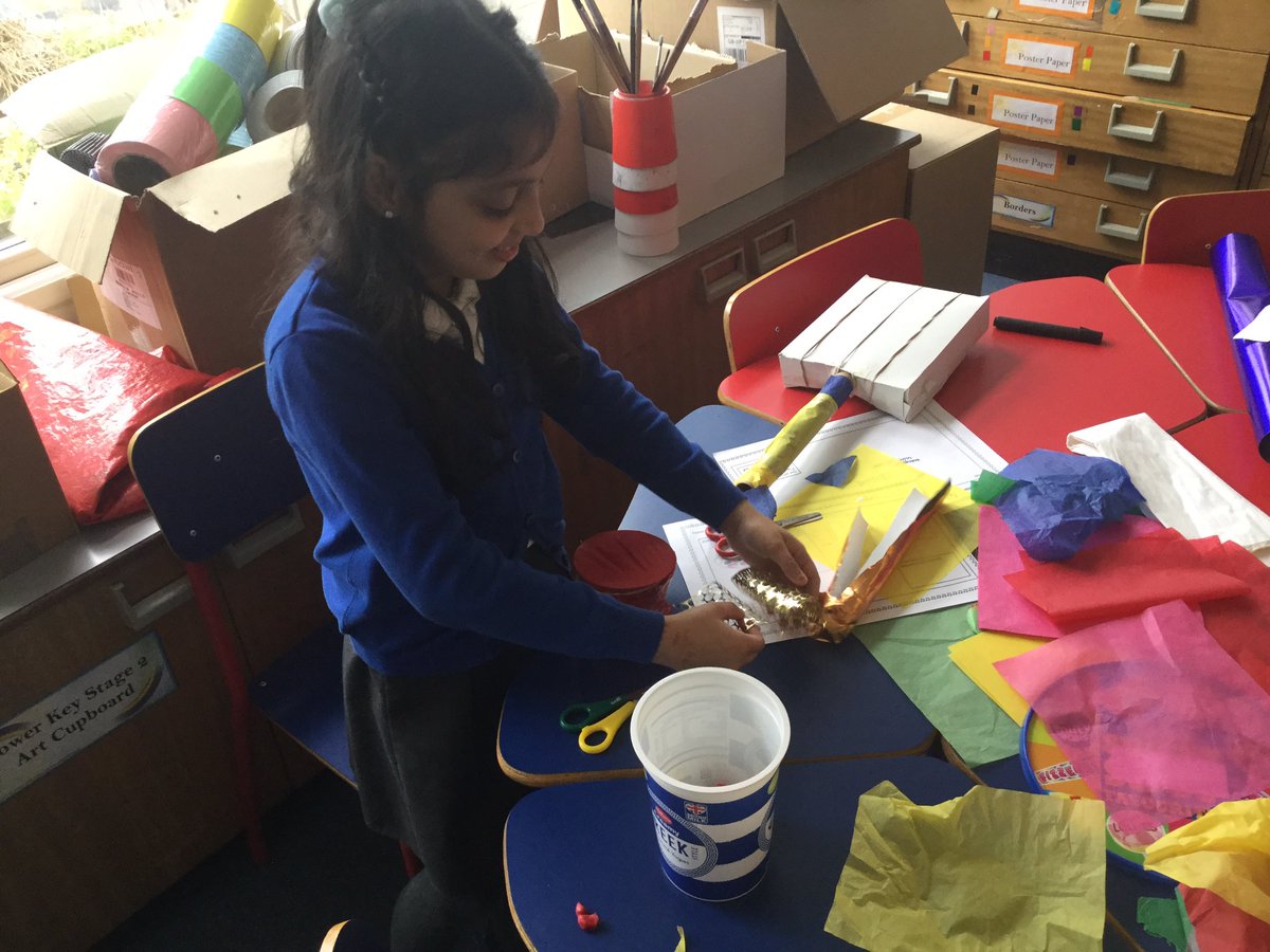 LydgateY3_4's tweet photo. Brilliant start to our DT project of making a working musical instrument to use in Monday’s music lesson! https://t.co/TQxryj9N3L