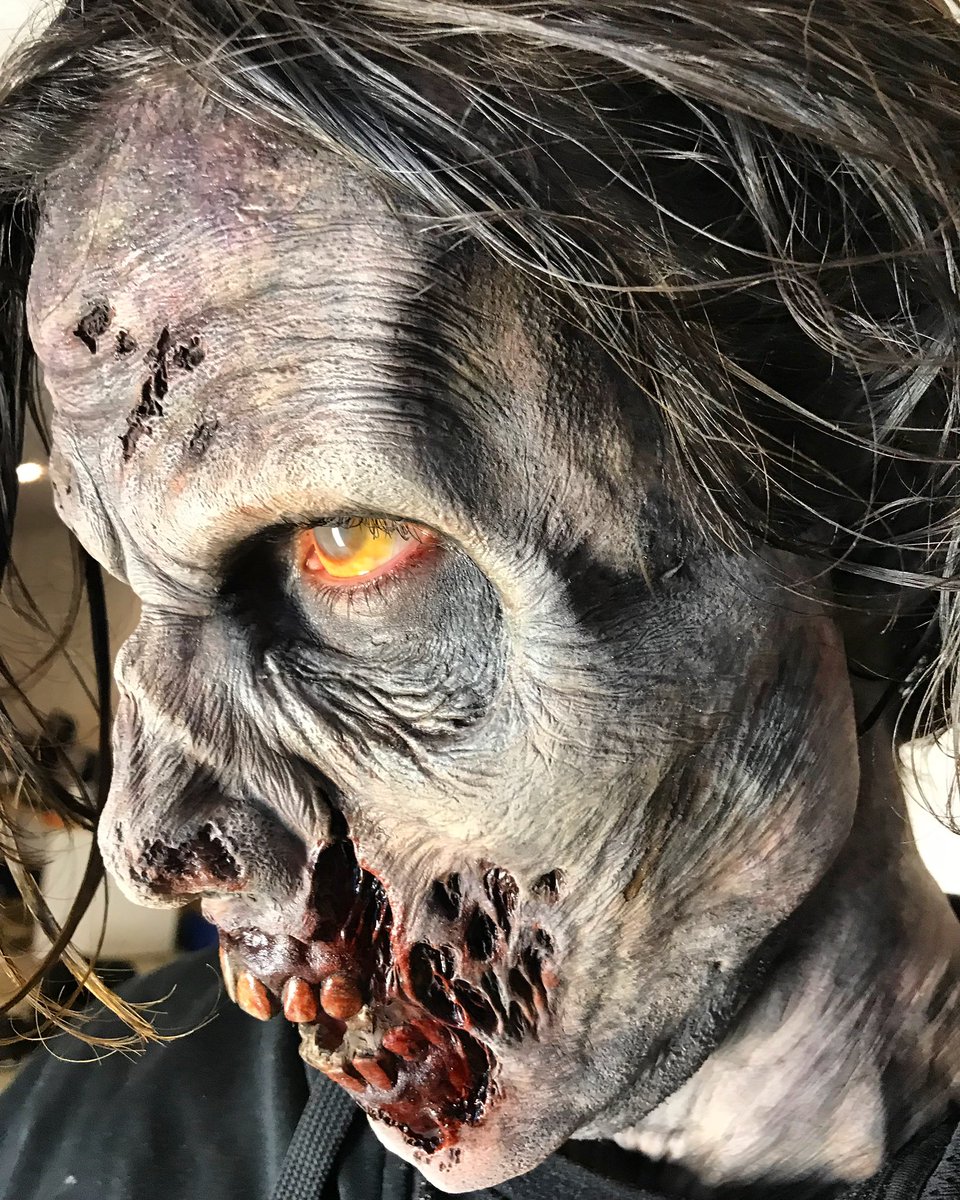 hiltonarielruiz's tweet photo. Time to watch Zombie with a Shotgun on Tubi- https://t.co/C4cuPp8SbK After watch my New vampire short film KLANS RULES also on Tubi - https://t.co/lFTiAiKjGw Enjoy and Thank you for your amazing support. Films by @hiltonarielruiz #supportindiefilm #horror #vampire #zombie #zwas https://t.co/sim7tSzCtp