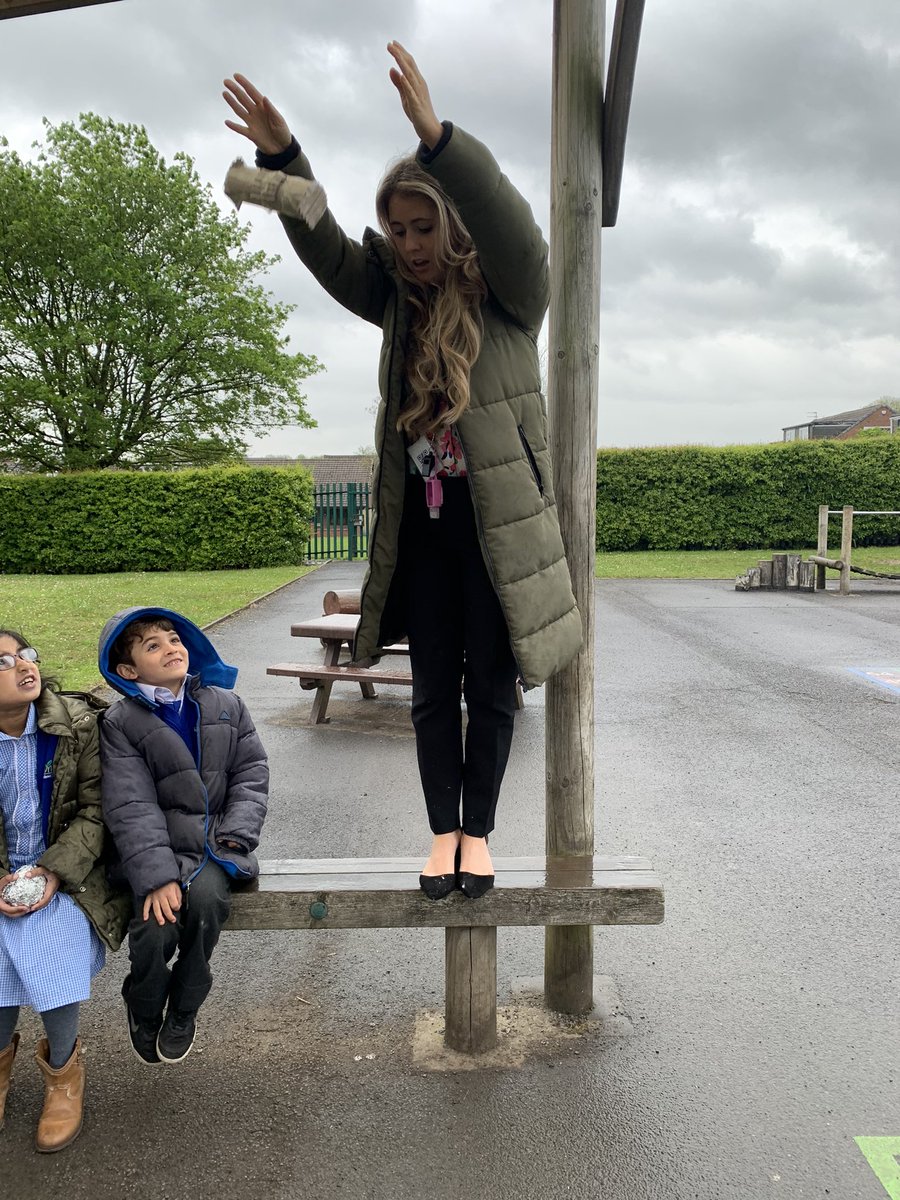MissSmith43's tweet photo. Could Year 1/2 save Humpty from the great fall? We used a range of materials to protect him.  🥚 🍳 @Bowness_Primary https://t.co/Y9hnuJEn0r