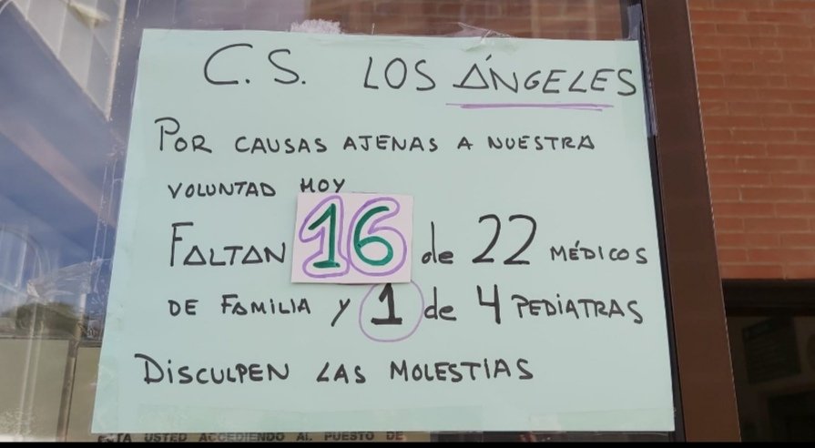 La Consejeria de la <a href="/ComunidadMadrid/">Comunidad de Madrid</a> no solo no informa a la población del porqué la Atención Primaria no funciona, además le molesta que los trabajadores pongan carteles con datos. No quieten q se sepa qué está pasando en Atención Primaria. Rt x favor para q se sepa.