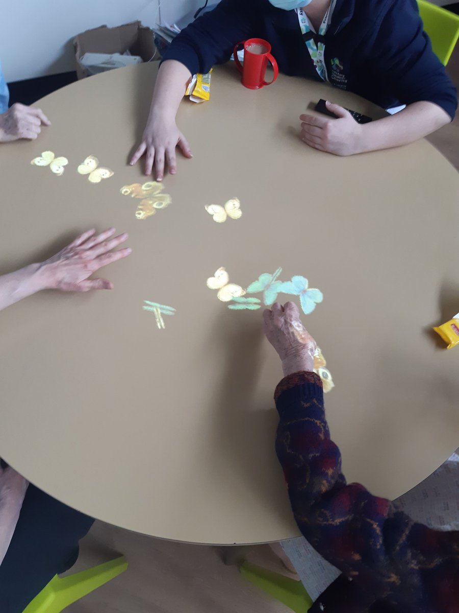 dementiasquad's tweet image. Our patients enjoying a cuppa, custard creme and a round on the #magictable during #DementiaActionWeek #wexhamparkhospital #frimleycharity