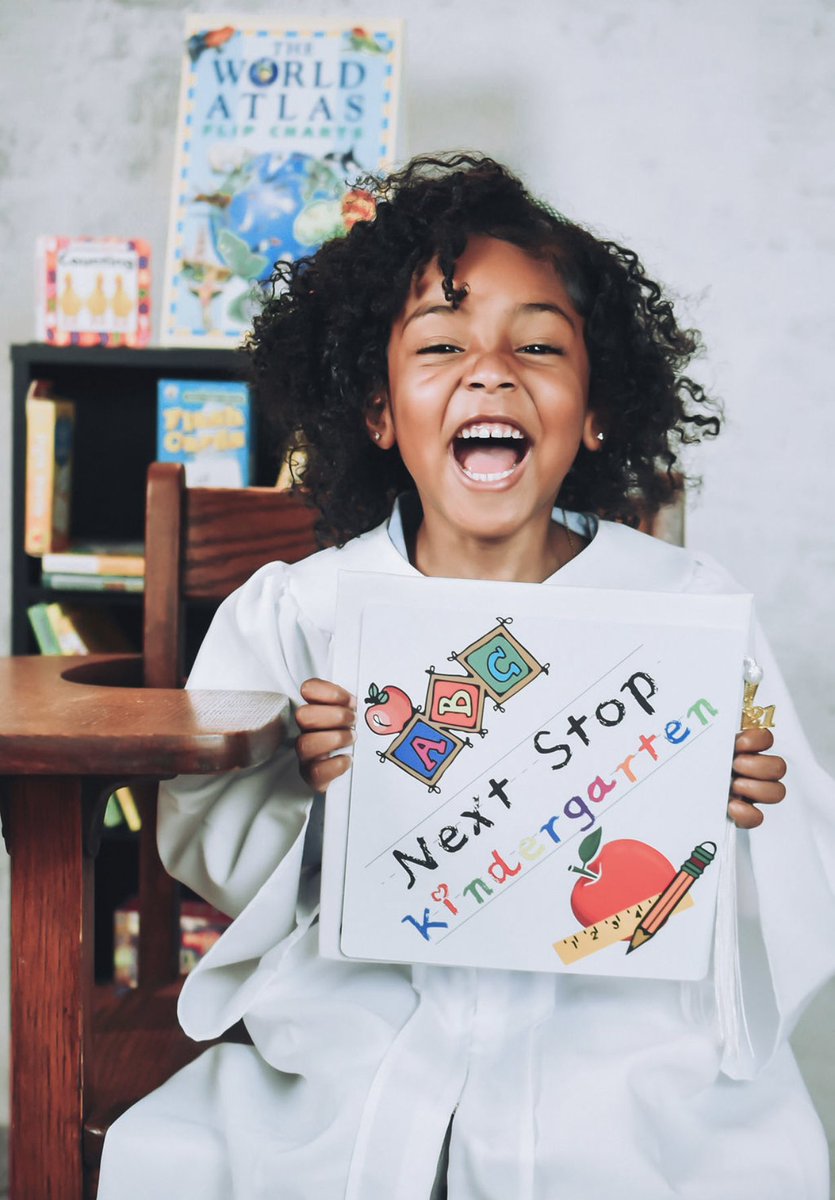 BradAndBrit's tweet photo. My baby Pre-K graduation 👩🏽‍🎓 photoshoot came out so beautiful omgggggg 😩😩😍😍😍😍😍😍😍 https://t.co/M0MLPqI5f0