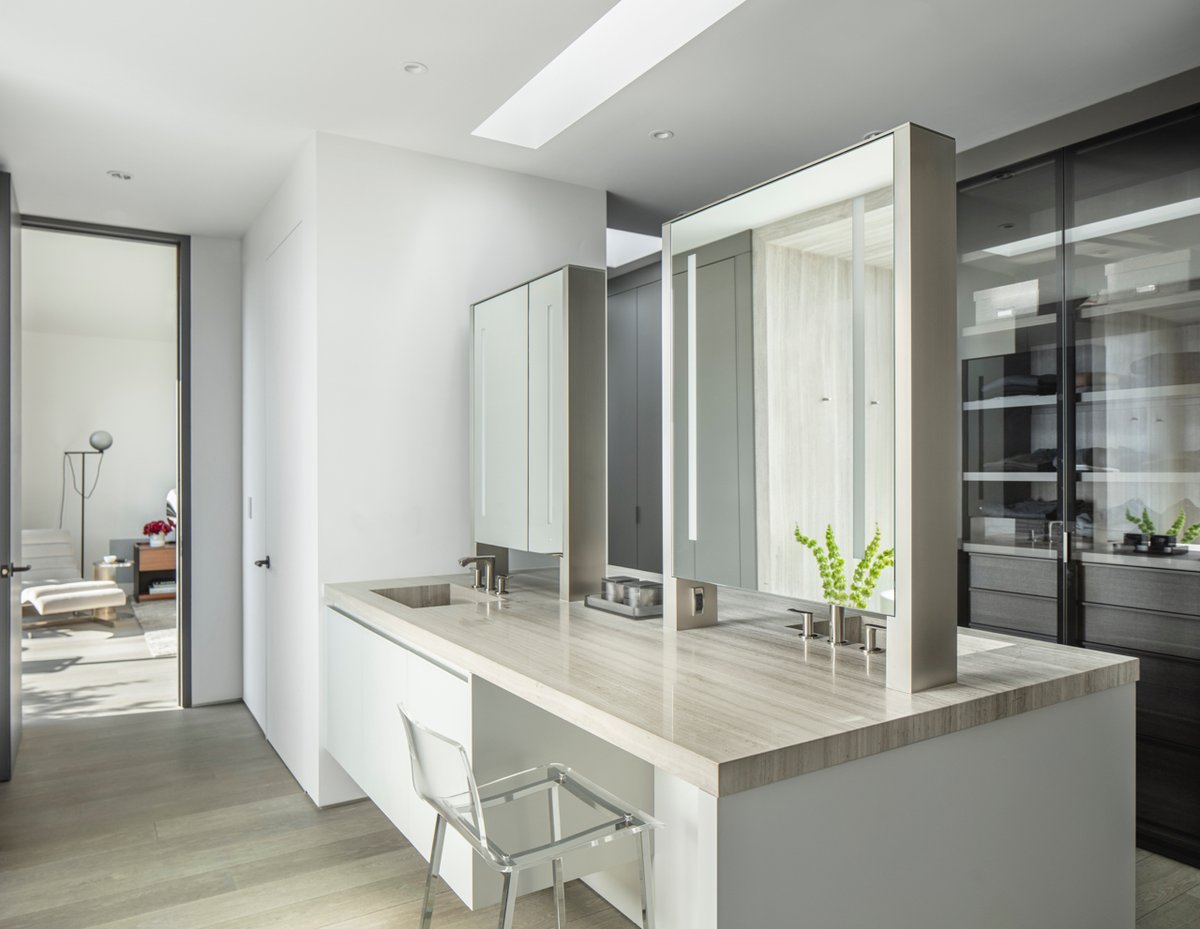 The perfect “me time” spot.
Project details: @abramsonarchitects @magnidesign
Photo: <a href="/manololangis/">Manuel Herrera</a> 
.
.
.
#architect #construction #contractor
#interior #design #architecturephotography #Modaainc #Modaaconstruction  #luxury #space #inspo #motivation #success #instagram #quote