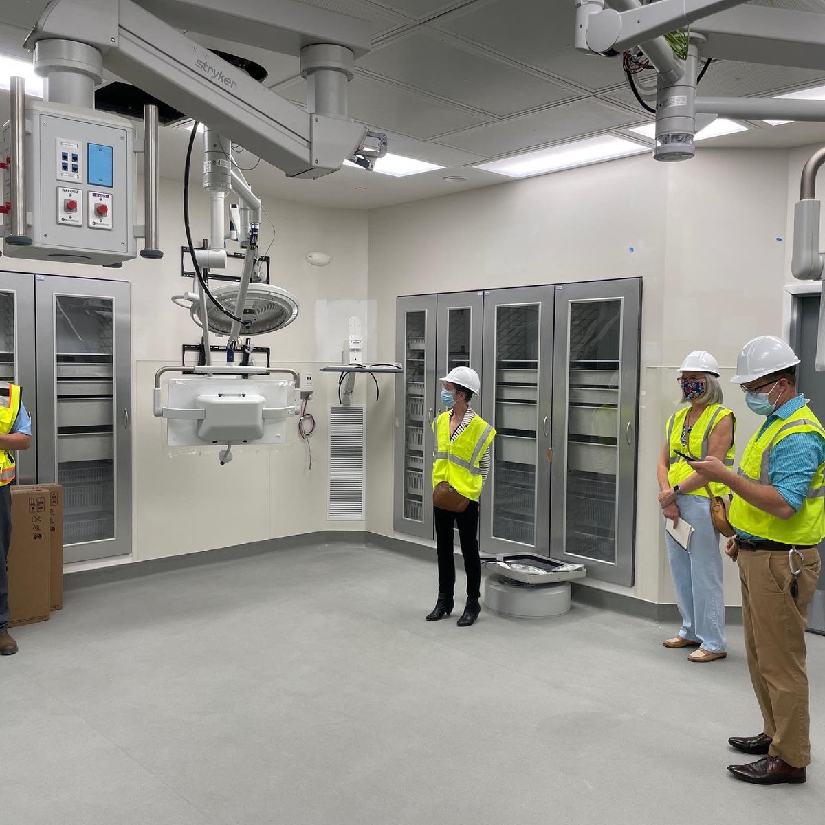 CommunityMGR's tweet image. Checking out the new UNC Health Rex Holly Springs facilities in its final stages of construction — planned to open this fall. 🚑 😎👍🏻