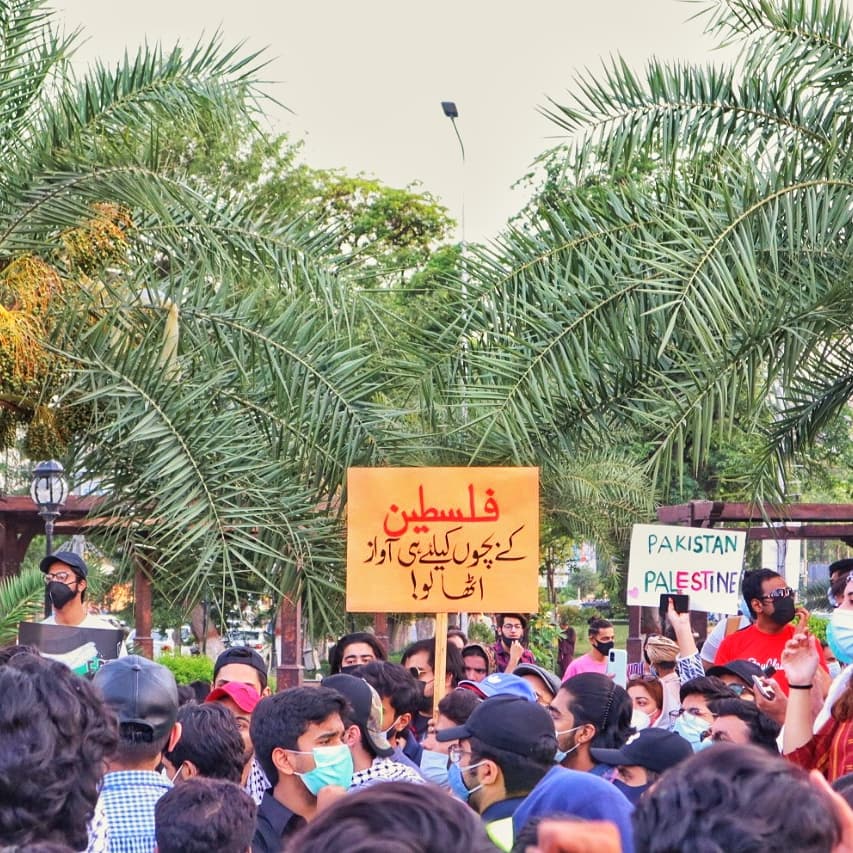 Insight59893400's tweet photo. کم از کم یہاں خود کو رکھ کر سوچو۔🥀🇦🇪
#GazzaUnderAttackk 
#ImranKhanPTI https://t.co/SBl4A0bU3u