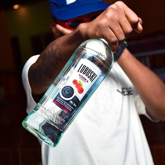 GroupHenkell's tweet photo. We maintain the good voltage against all odds.
When the going gets tough, Take some Vodka and get yourself going, Keep up the Voltage.

#henkellgroup #winetime #wine #vodka #vodkalovers #winetasting #winelover #Shekau https://t.co/NLGAX143UP