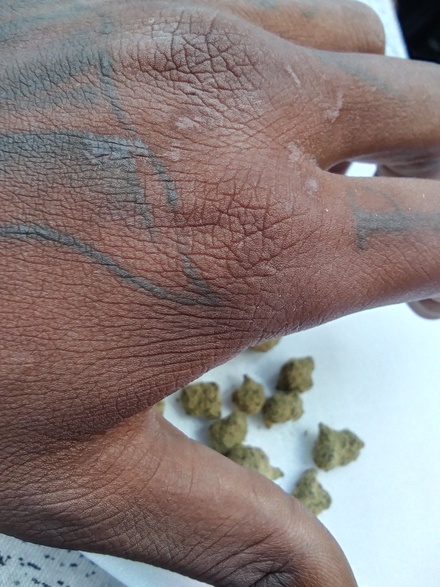 Cardiactheghost's tweet photo. Moon rock with the glcc I kann millyrock https://t.co/RlfHTBBUr5