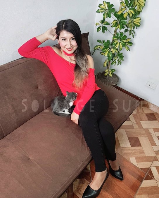 Watch Solange Sun ☀️'s leaked NSFW photo on TwXstars