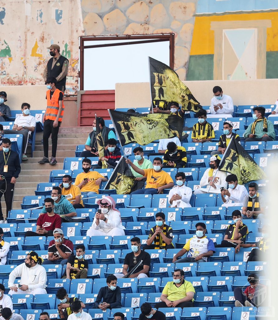 ittihad's tweet photo. حيَّ ذا الشوف 🤩🖤💛
#الاتحاد_أبها https://t.co/ihn1DZqv74