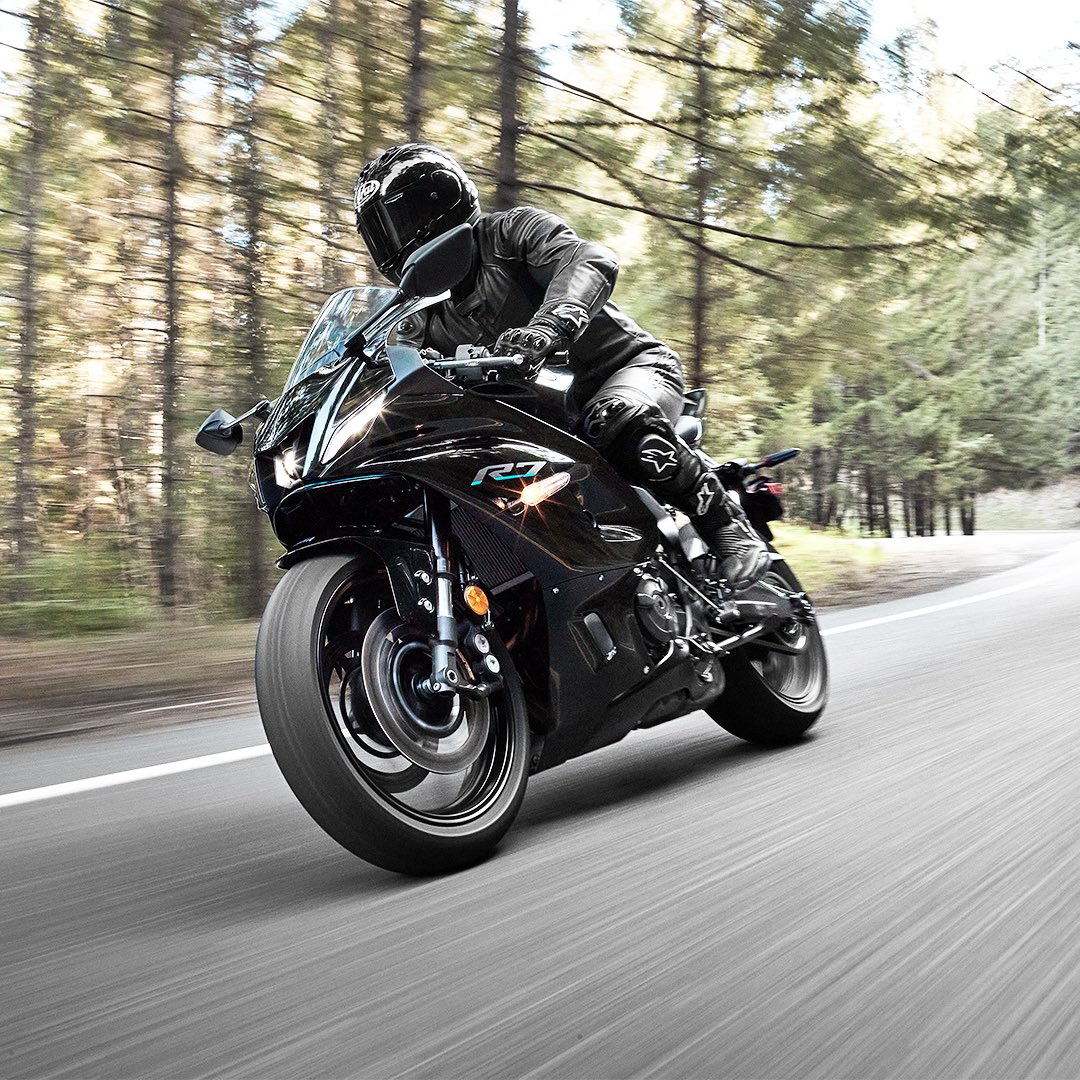 argyllmotors's tweet photo. Check out the newest released pictures of the #YamahaR7 - limited stock on this brand new generation of SuperSport #motorcycles 
•Taking Pre-Orders• https://t.co/NU15dyGQpB