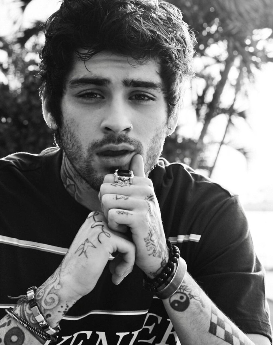 ZaynJMalikARG's tweet photo. ¿Llegamos a los MIL VOTOS en este tweet?  

I vote for #ZaynMalik as #100MostHandsomeMen2021 https://t.co/bdOowbUdGV