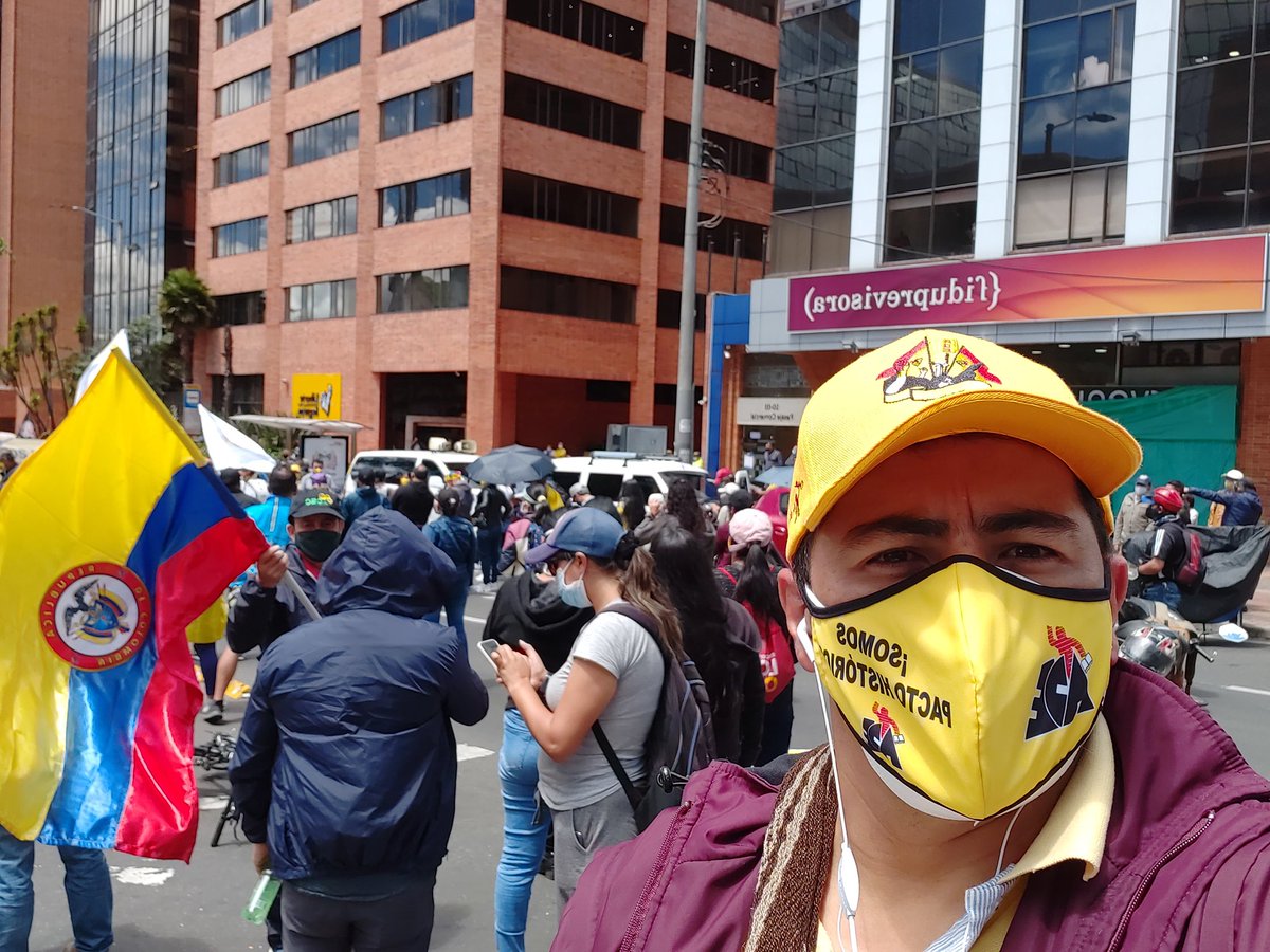 GonzaloPuin's tweet photo. El #ParoNoPara ... al gobierno de @IvanDuque, deje de evadir las necesidades que diariamiente y desde las calles le piden soluciones a temas sociales y económicos, #NoMasEsmad, no mas violencia a la protesta pácifica. https://t.co/n0XmsuHkwV