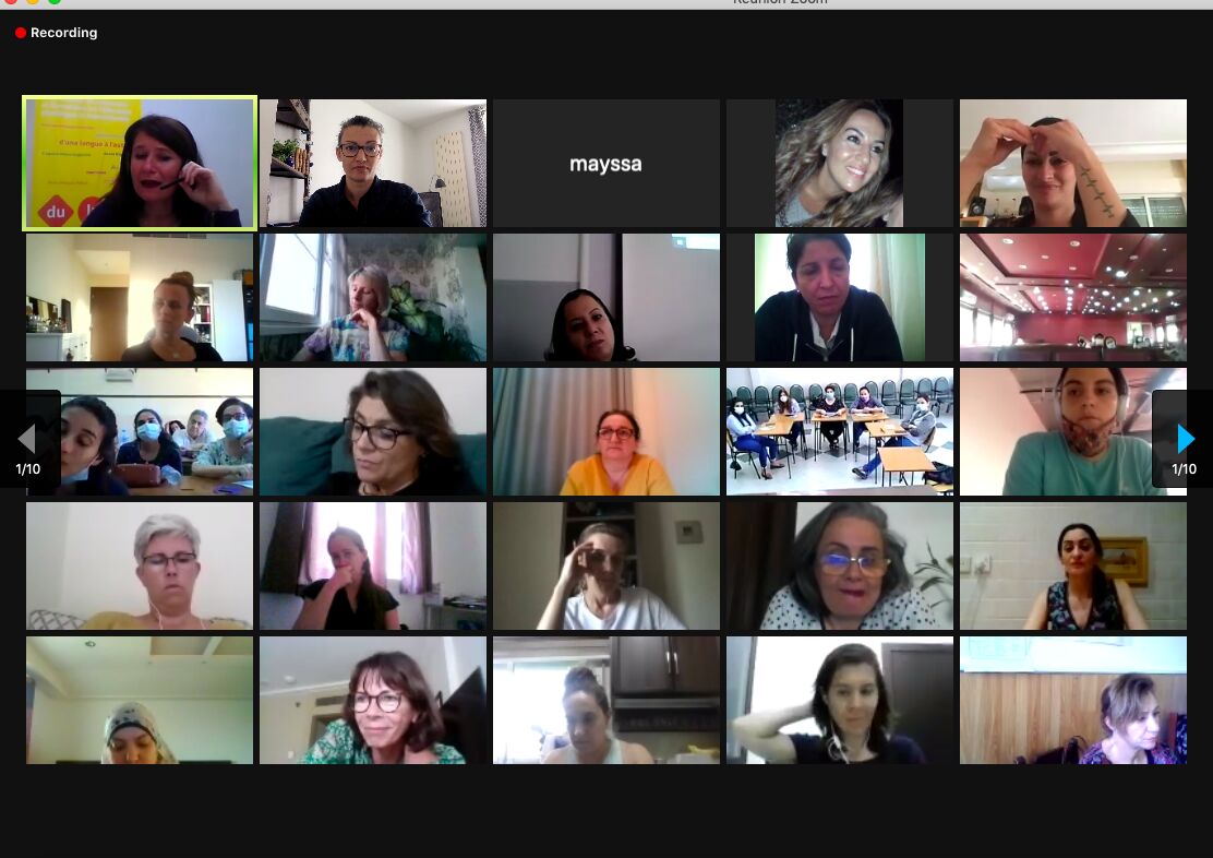 Plus de 200 enseignant.e.s hier à la conférence « Osons les langues à l’école maternelle » que notre directrice Anna Stevanato a animé pour <a href="/aefeinfo/">AEFE</a> de la zone Moyen Orient.