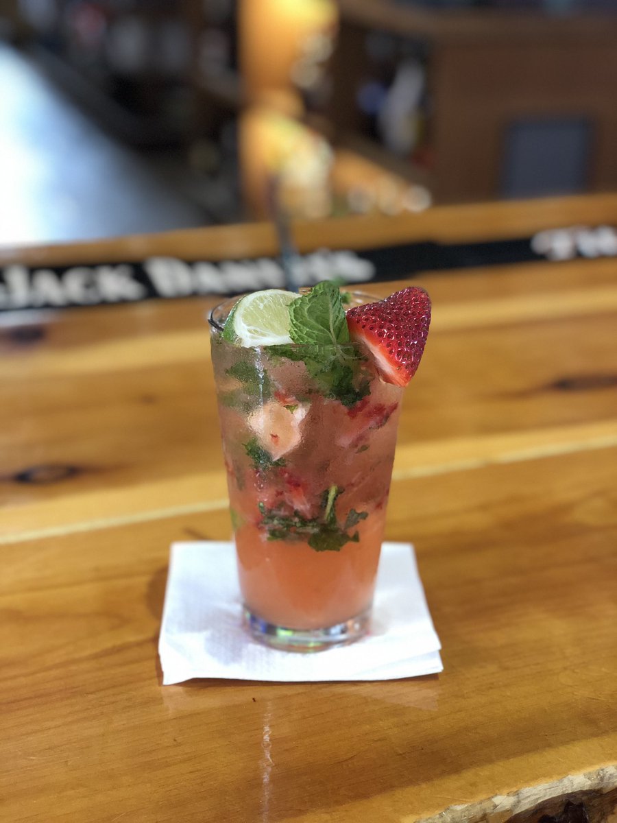 Banditobarneys's tweet photo. Come try one of these tasty strawberry mojitos. Only available for today until 5:00 PM. https://t.co/ZG9gdrr6yM
