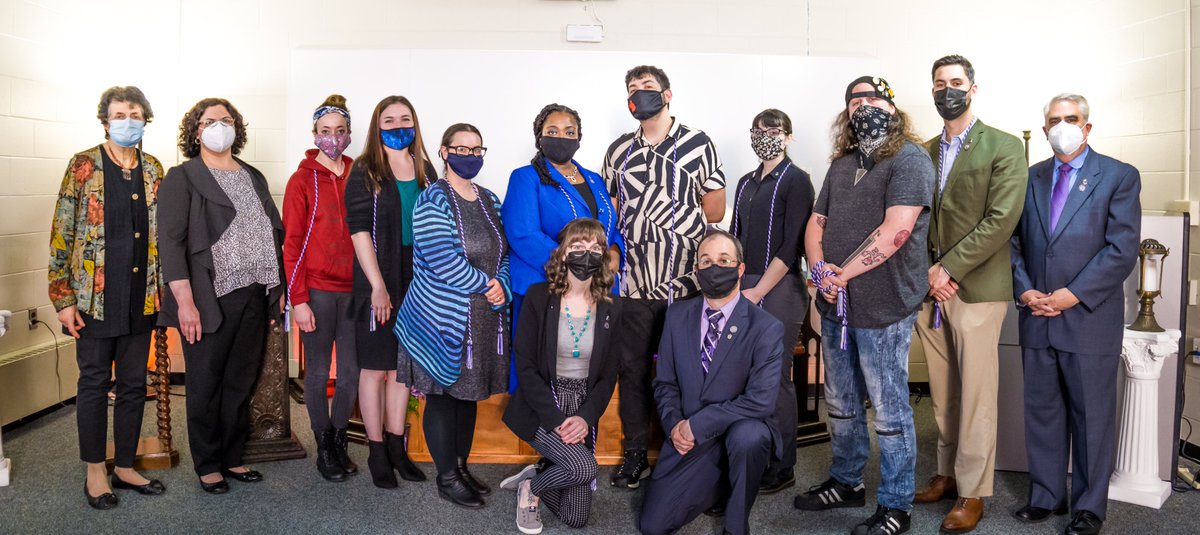 Funeral4Cs's tweet photo. Graduating Class of 2021 - Cape Cod Community College Funeral Service #Graduation #PinningCeremony #FuneralGraduates #MortuarySchool #CapeCodCC @NFDA @MassFDA #RIFDA #MaineFuneral #NHFuneral #VTFuneral https://t.co/X4VCNBbtjQ