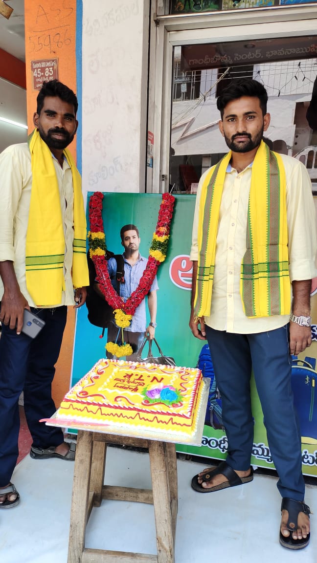 SAnjumavali's tweet photo. Happy birthday anaa https://t.co/gWtqgKoFxr