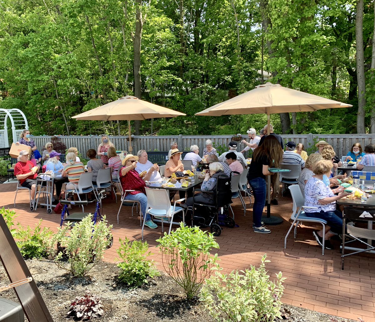 jwcw_walpole's tweet image. A perfect day for a Summer Kick Off!! ☀️Thank you to the Walpole Council On Aging for organizing a wonderful event, and to @CrispWalpole for providing a delicious lunch 🦞 and Grandy&apos;s Ice Cream for the cool treats! 🍦 #WalpoleMA #summerkickoff #jwcw