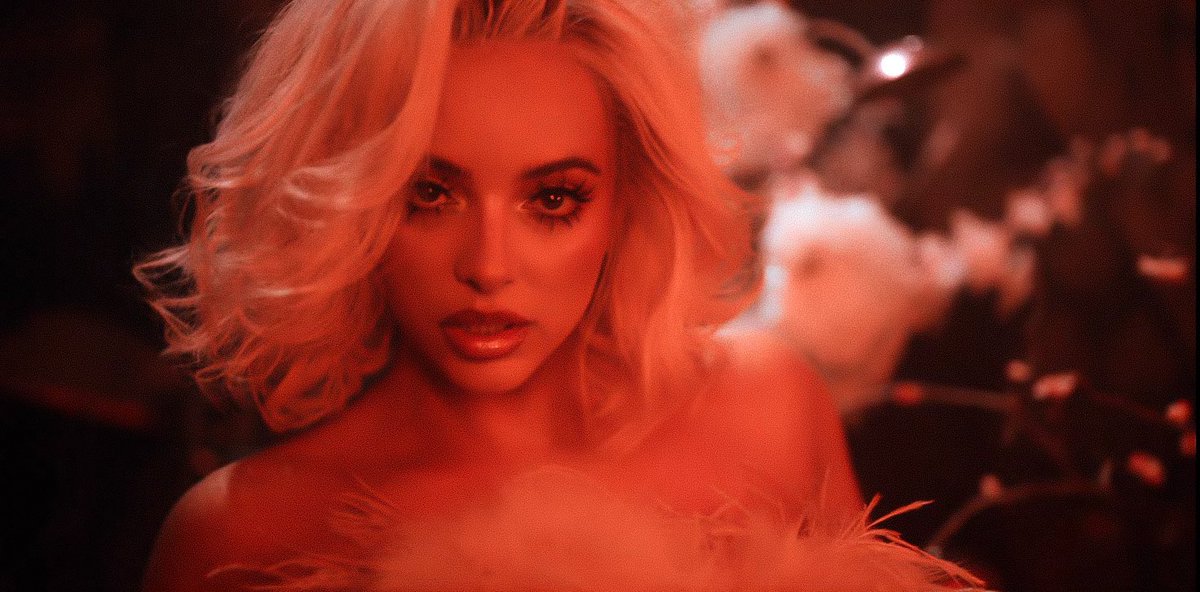 picsoflmx's tweet photo. she’s THAT bitch https://t.co/Q1O3nAg9LB