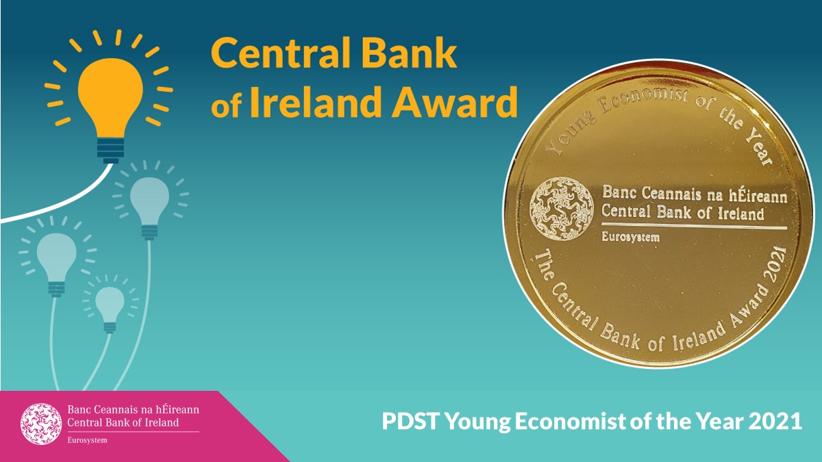 centralbank_ie's tweet photo. Delighted to announce Luke Diggin from @KillorglinCC in Kerry has won the Central Bank of Ireland Gold Award at @PDSTie Young Economist of the Year. Luke’s project looked at the impact of monetary policy on inequality. We’ve a great generation of economists to come #PDSTYEOTY https://t.co/JM6i0ykTrb