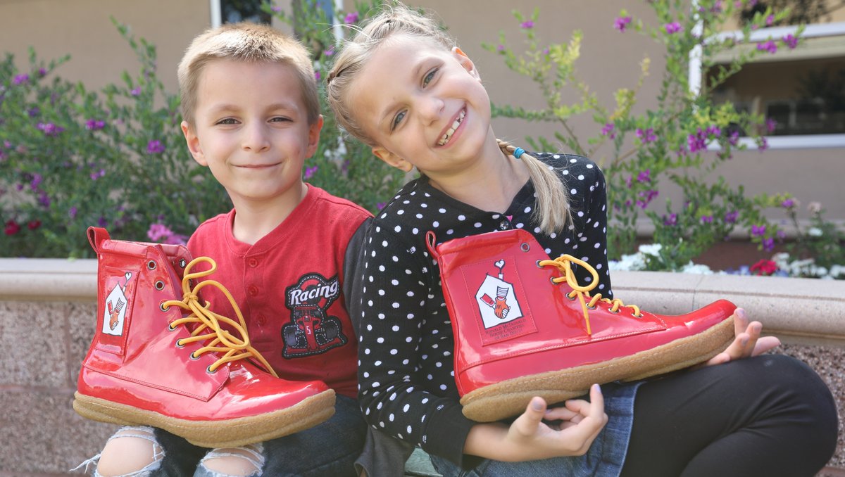 #RedShoeDay is only 2 WEEKS AWAY!! Give Now to support families with a hospitalized child ❤🎈p2p.onecause.com/2021rsd