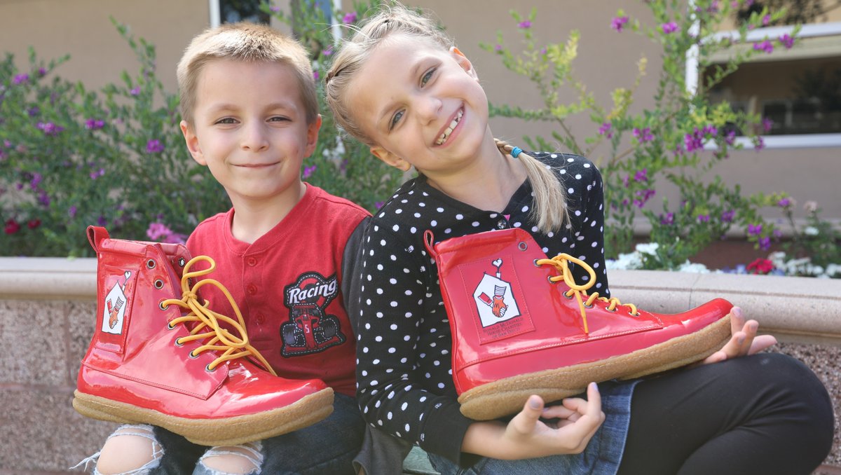 #RedShoeDay is only 2 WEEKS AWAY!! Give Now to support families with a hospitalized child  ❤🎈p2p.onecause.com/2021rsd