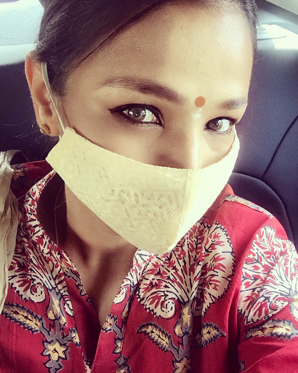 jananikrish13's tweet photo. Being home and doing errands everyday... be it house chores , garden or Kspca work ... I have learnt the art of patience , calmness and taking things one step at a time...
One step at a time yโall ๐
#gowiththeflow
#changeforthebetter #patienceisprogress #compassionisstrength https://t.co/OFJ6IDE4aU