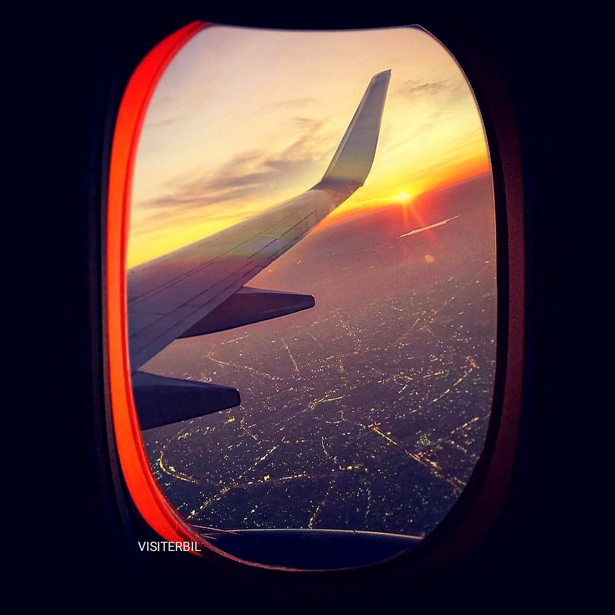 visitebl's tweet photo. Landing in Erbil in conjunction with the sunset never gets old in your memories.

@bilal.a.mustafa

#Erbil #VisitErbil #ErbilSunset #ErbilSky #LandingView https://t.co/xcs6cR5dOj