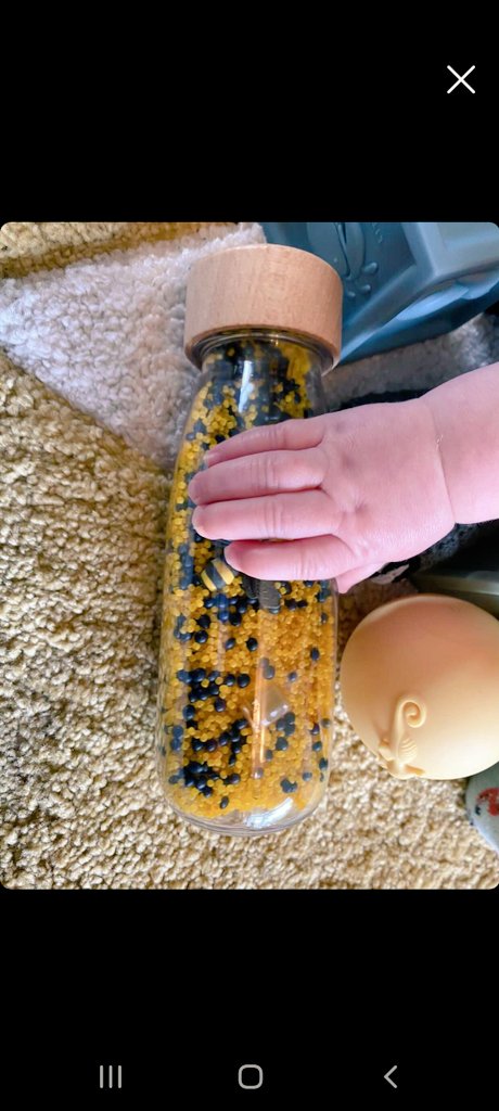 GiftsSensory's tweet photo. Celebrating #worldbeeday with an adorable snap of little hands on our Petit Boum bee themed sensory bottle 💛🐝
We are the largest (and UKs first) supplier of the incredible, safe sensory bottles. Shop the range at https://t.co/t3I0zv2FJ6 #sensoryplay #babysensory #sensorytoys https://t.co/sE2EHVdkt0