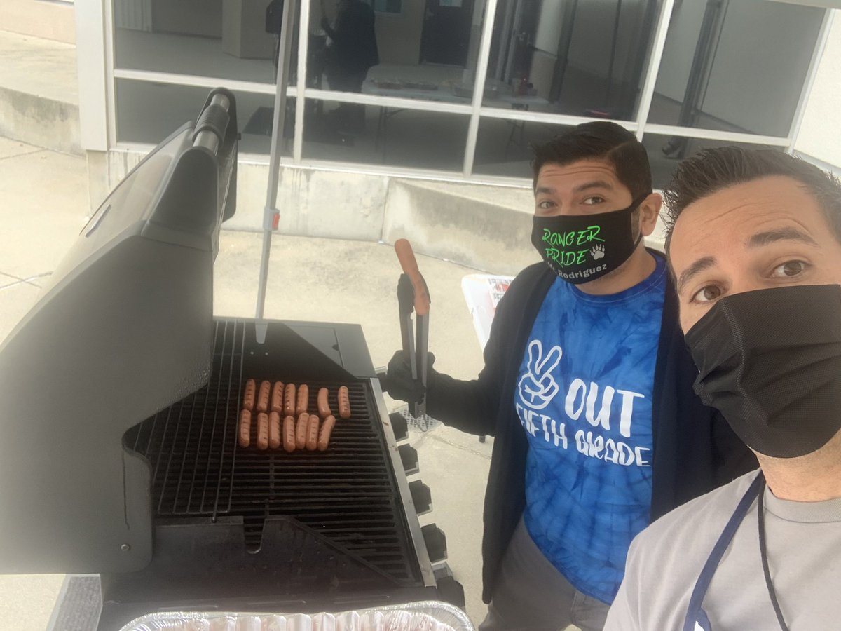 DWLRangers's tweet photo. Thankful Thursday finale with a hot dog 🌭 bbq for the school!!!! @EtiwandaSD https://t.co/dX24cNCMTy