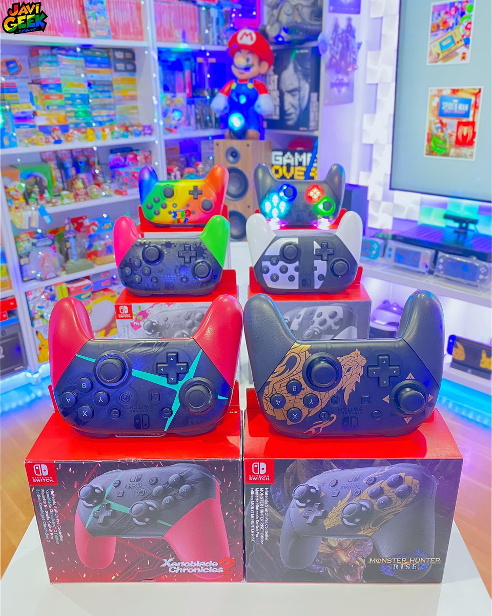javigeek's tweet photo. 👾🇪🇸
Mi colección de mandos pro de Nintendo Switch! Son todos preciosos! Pero mi preferido es el diseño que me hizo manecas555 con mi nombre y logo! Cuál es el vuestro?
•
https://t.co/xTBiywCM0x
•
#gamingsetup #gameroom #gameroomdecor #nintwndoswitch #nintendoswitches https://t.co/3rfXtaDeeF