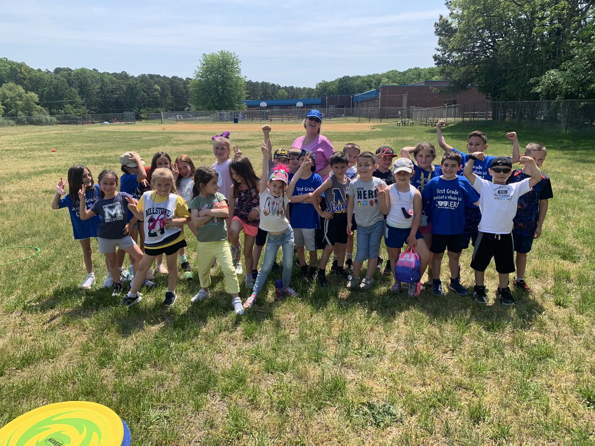 guricomps's tweet photo. Field Day was so much fun! Thank You Mr. Norwood!! https://t.co/FasKdMpSiW