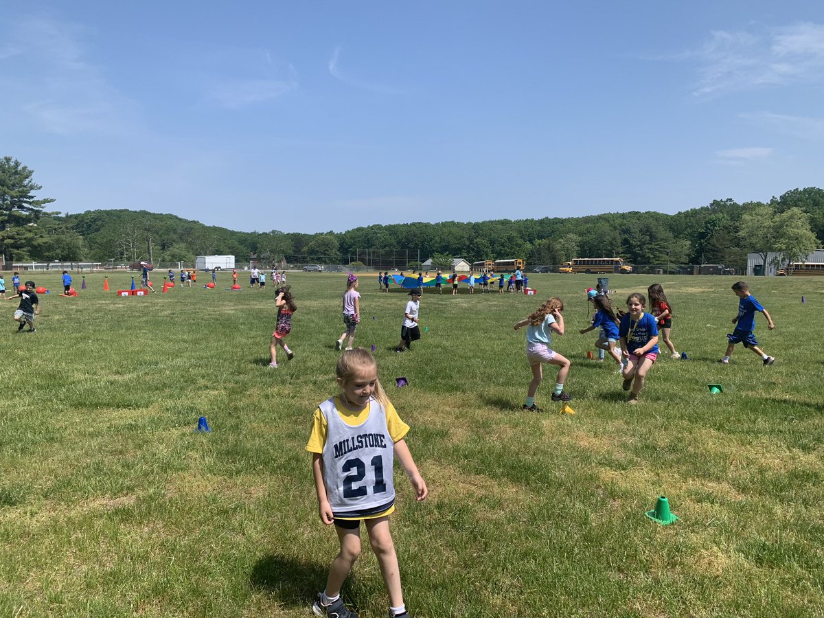 guricomps's tweet photo. Field Day was so much fun! Thank You Mr. Norwood!! https://t.co/FasKdMpSiW