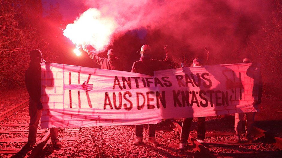 Antifaschistische Gruppe 5 tweet media