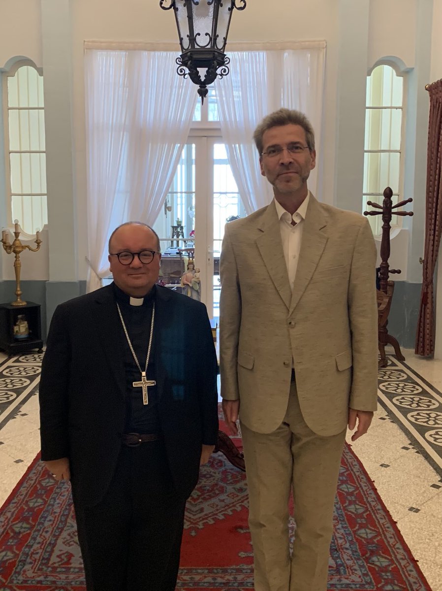 Andreas_Stadler's tweet photo. Your Austrian 🇦🇹 Ambassador for Malta 🇲🇹 coming back to Archbishop ⁦@BishopScicluna⁩: a small and likable man with a big brain &amp; character! Smiling photo after a profound and also humorous conversation about our human duties for the environment, refugees and peace. https://t.co/TeNfNVCg7G