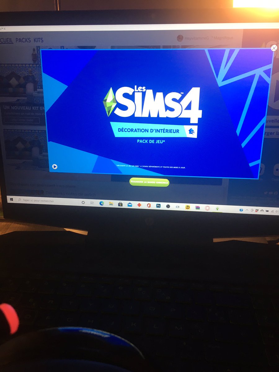 HeyvitamineG's tweet photo. OMG ! J’allume mon pc pour commencer à tourner une vidéo et 💥 BAM ! 🤩🤩🤩 https://t.co/odaEWMHpCF