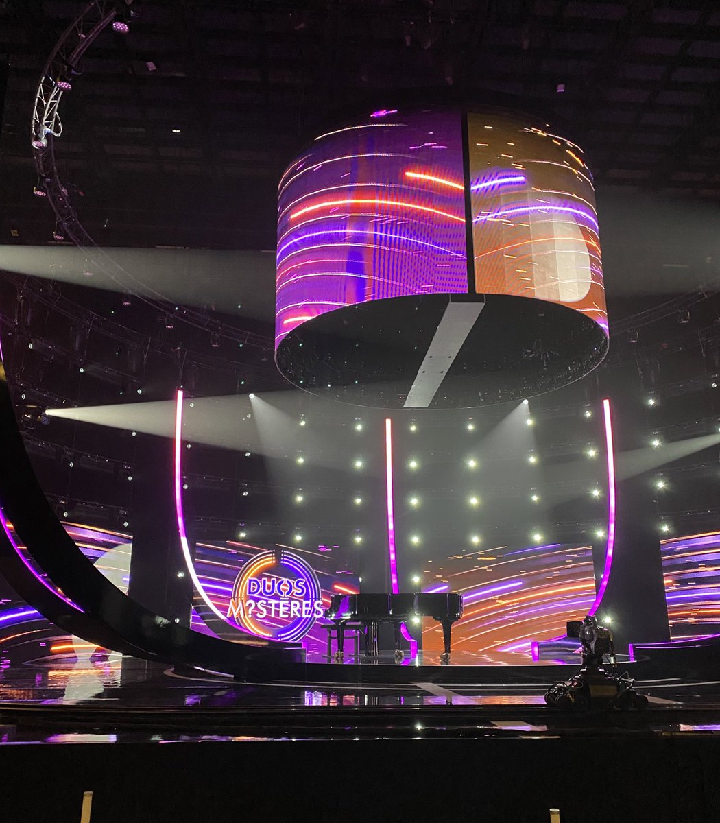 CANTSTOPmedia's tweet photo. #mysteryduets is coming back soon on @TF1 with even more outstanding performances from France’s biggest stars. And soon in many more countries! @dmlstv @mathieuvergne https://t.co/iSD2eu0ILw