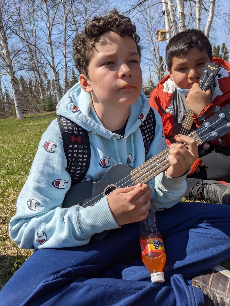 MrsMelissaHackett (@missmelissakin1) on Twitter photo Took advantage of this beautiful day and had our #ukulele class in the park! 🎶☀️ #OutdoorClassroom #musiceducation <a href="/LakeMelvilleLab/">Lake Melville School</a> Took advantage of this beautiful day and had our #ukulele class in the park! 🎶☀️ #OutdoorClassroom #musiceducation <a href="/LakeMelvilleLab/">Lake Melville School</a>