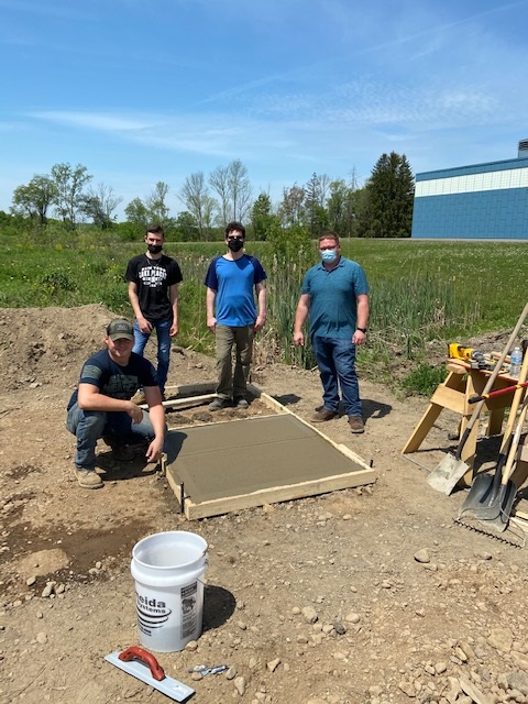 CiTi_BOCES's tweet photo. Construction Technology practicing building sidewalks today! #BuildYourFutureWithCTE https://t.co/TDXFTvJFH2