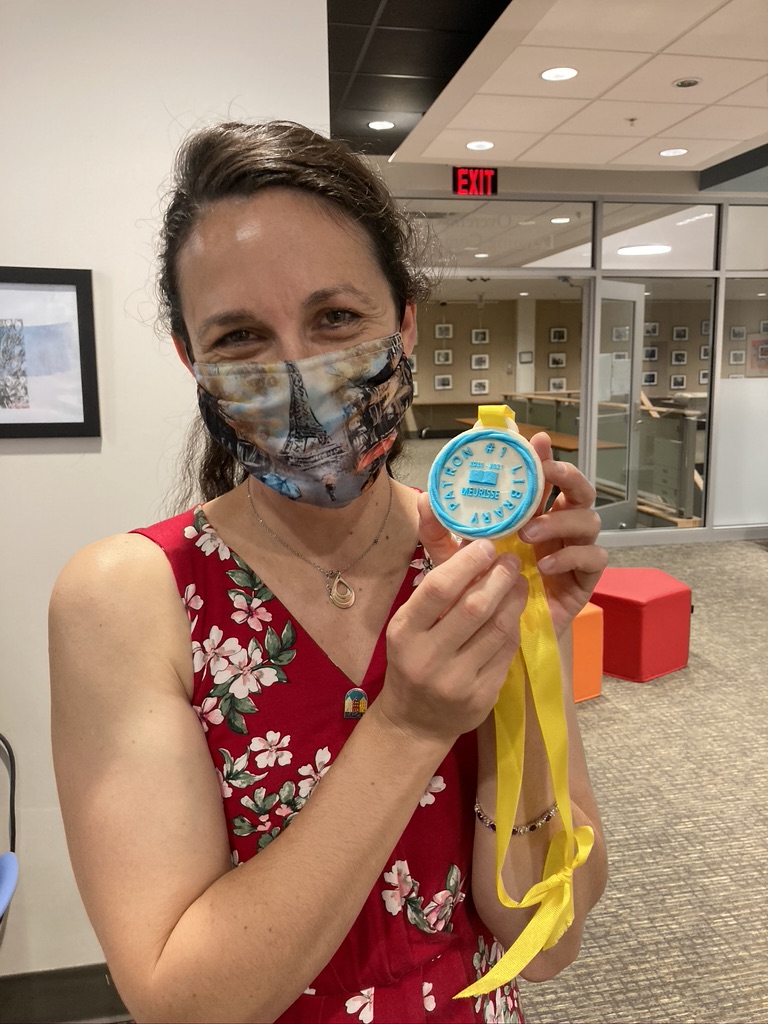 mrs_jgriffith's tweet photo. Congratulations to SM for checking out the most books from the media center out of any teacher or student this year! And I'm pretty proud of how the 3D printed medal came out, too! #trinitylearns #trinityreads #3Dprinting https://t.co/h78vwQSQEd