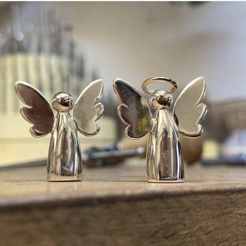 blakemwest's tweet photo. @DanielFaitaua Hi Daniel. I hope you don't mind my being so bold, but i wonder if can you help. I am the manager of a jewellers in Basingstoke UK and I am desperately trying to contact JennyMCGee as we have made her and her former colleague Luis some gorgeous silver angels. https://t.co/zqECg7DtQY